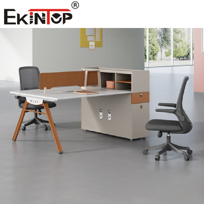Workstation Kantor Atas Meja Putih Untuk Staf 2-8 Orang Rangka Baja