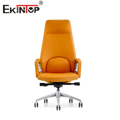 Menggoda dalam kemewahan kursi kantor kulit yang indah untuk profesional yang menuntut