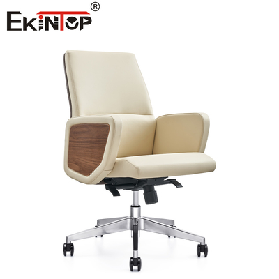Kursi Kantor Kulit Modern Kesederhanaan Dengan Garis Bersih Estetika Minimalis
