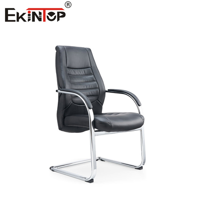 3D Armrests Kursi Kantor Kulit Hitam Dengan Kaki Logam Tingginya Disesuaikan