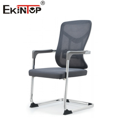 Kursi kantor dengan rangka logam