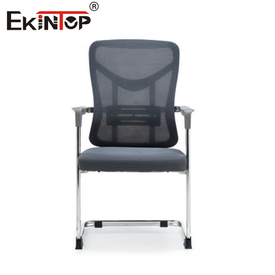 Kursi kantor dengan rangka logam