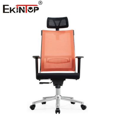 Kursi kantor dengan ketinggian sandaran kepala yang dapat disesuaikan untuk bekerja