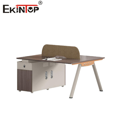 Tempat Kerja Kantor 4 Orang yang Hemat Biaya dengan Rangka Logam yang Dapat Disesuaikan