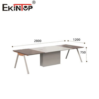 Meja Konferensi Gaya Modern dengan Kaki Logam dan Bahan Kayu