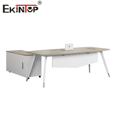 Meja Kantor Bergaya Modern dengan Kaki Logam dan Lemari Terpasang