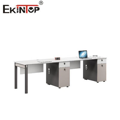 Modular Kontemporer-Style Multi-Seat Office Workstation dengan Privacy Screens