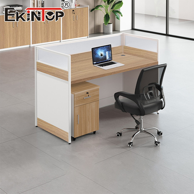 Meja Kantor Karyawan Walnut Dengan Partisi Meja Ringan