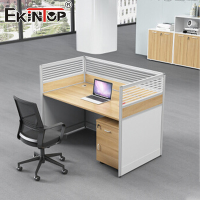 Meja Kantor Karyawan Walnut Dengan Partisi Meja Ringan