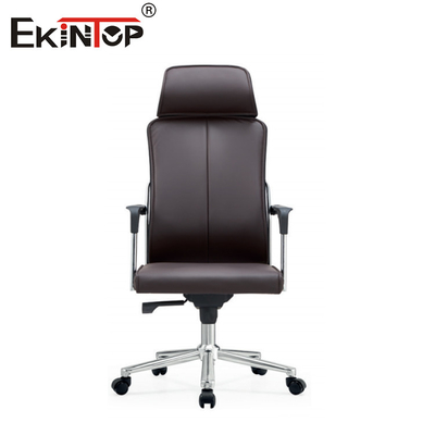 Kursi kantor yang nyaman dengan sandaran lengan dan roda untuk ruang konferensi